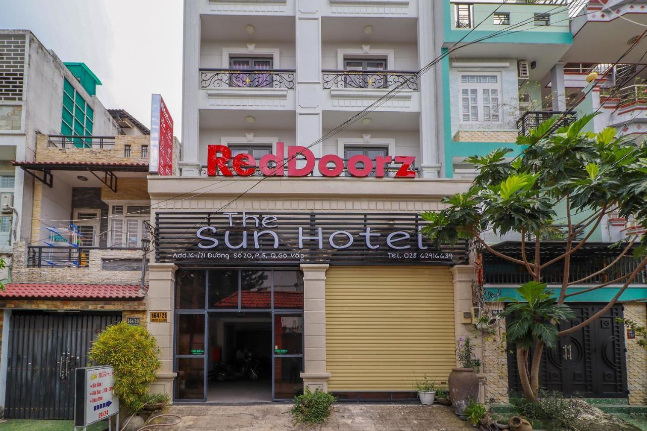 Reddoorz The Sun Near Duong Quang Ham Street Khách sạn TP. Hồ Chí Minh